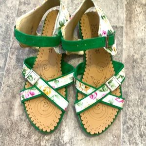 Floral spring sandals